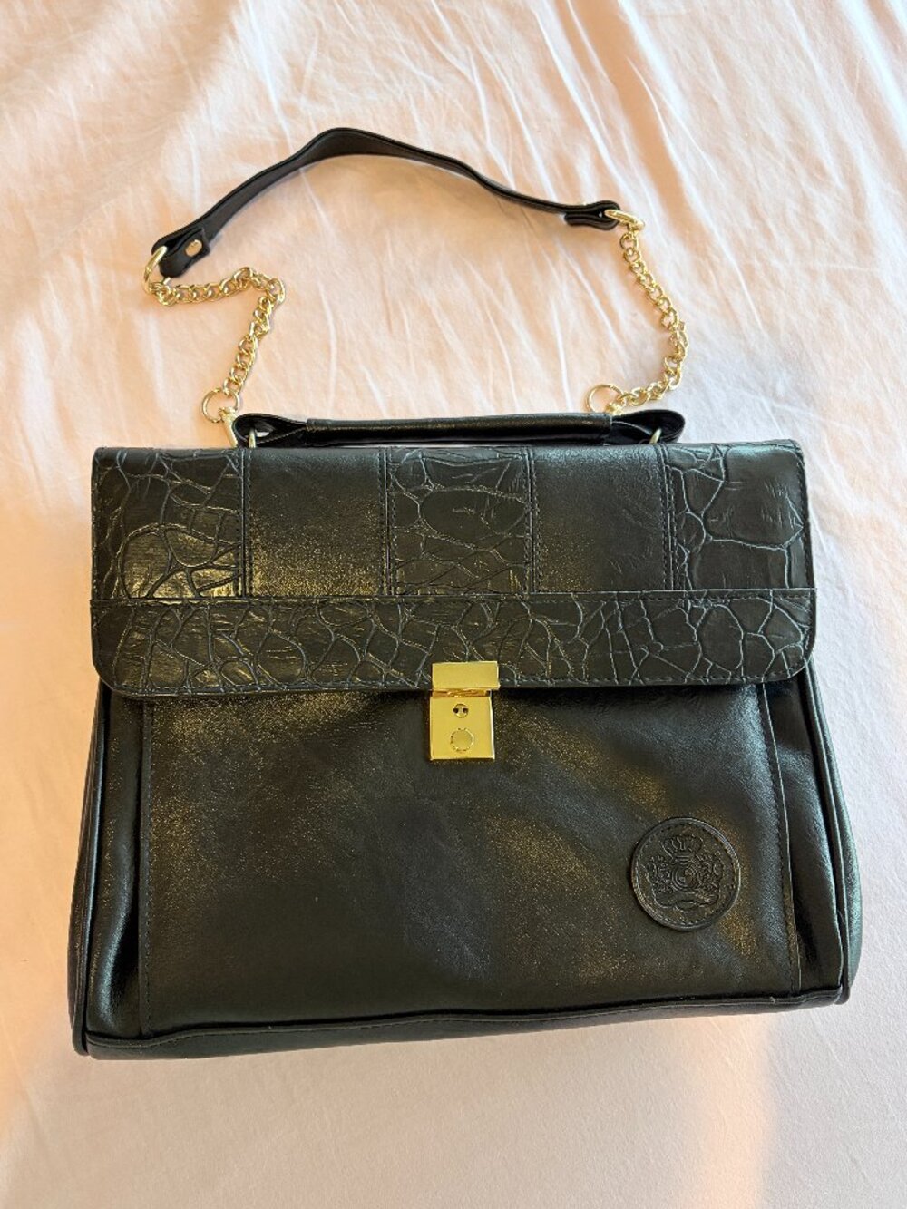 Vintage 90s Style Croc-Embossed Shoulder Bag | Black & Gold
